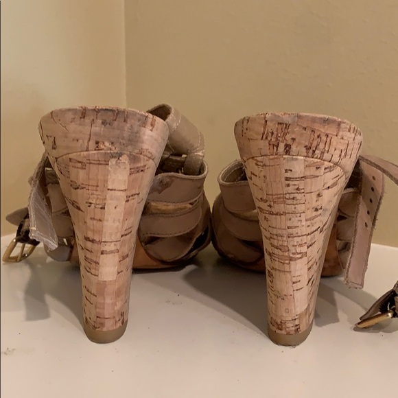 Cork Wedges by Stuart Weitzman - Picture 3 of 11